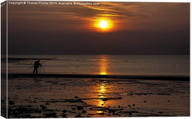 Fisherman at sunset Canvas Print by Thanet Photos