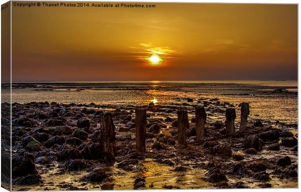 Sunset on the rocks Canvas Print by Thanet Photos