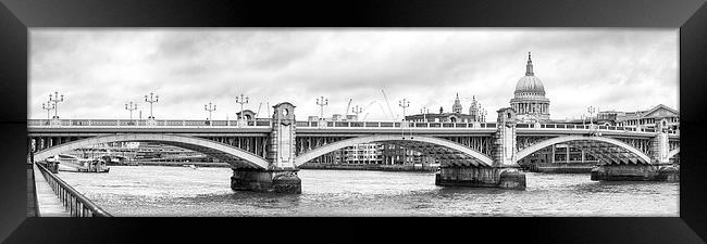 Southwark Bridge Panorama Framed Print by LensLight Traveler
