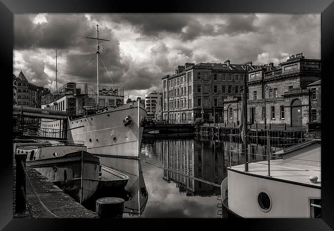 The Shore, Leith. Framed Print by Stuart Gennery