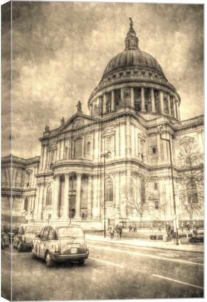 St Pauls Cathedral London Canvas Print by David Pyatt