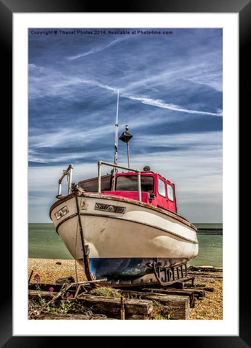 Boat on the beach Framed Mounted Print by Thanet Photos