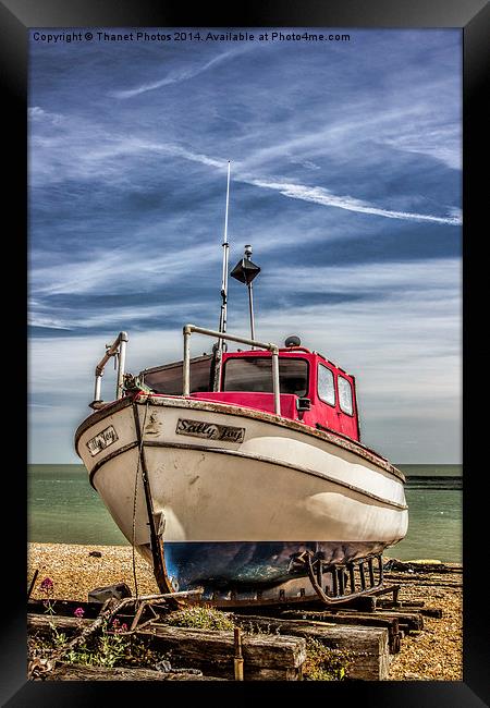 Boat on the beach Framed Print by Thanet Photos