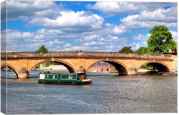The bridge at Henley-on-Thames Canvas Print by Chris Day