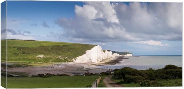 Seven Sisters cliffs and coastguard cottages Canvas Print by Gary Eason