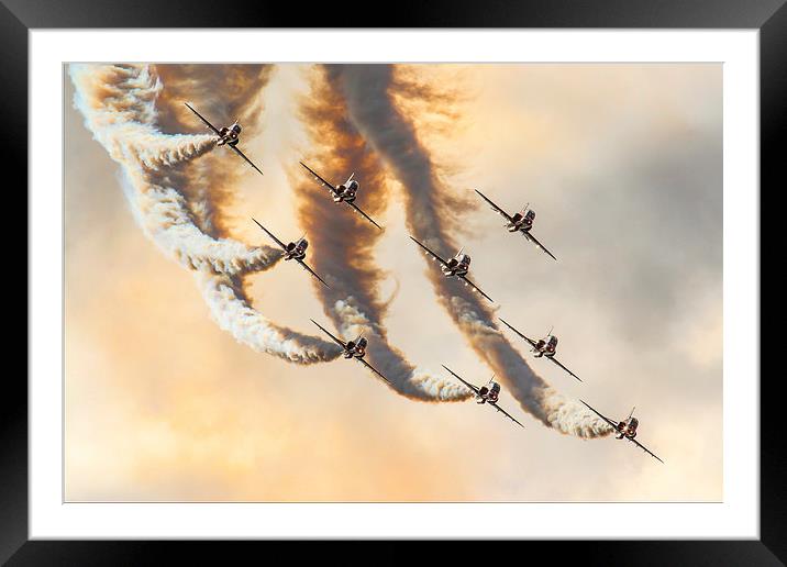 Red Arrows Farnborough 2008 Framed Mounted Print by Oxon Images