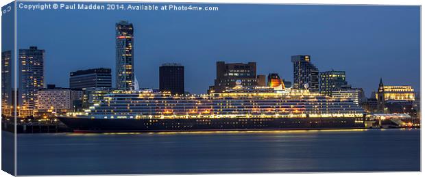 Queen Victoria at night Canvas Print by Paul Madden