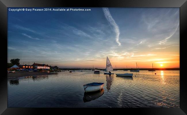 Sailing home at sunset Framed Print by Gary Pearson