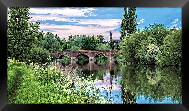 Thames Path at Clifton Hampden Framed Print by Ian Lewis
