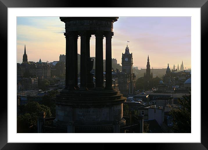 Edinburgh at dusk Framed Mounted Print by Linda More