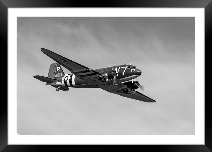 Douglas C-47 Skytrain Whiskey 7 black and white ve Framed Mounted Print by Gary Eason