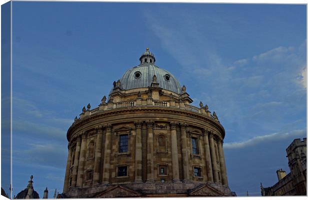 The  Radcliffe Camera, Canvas Print by Tony Murtagh