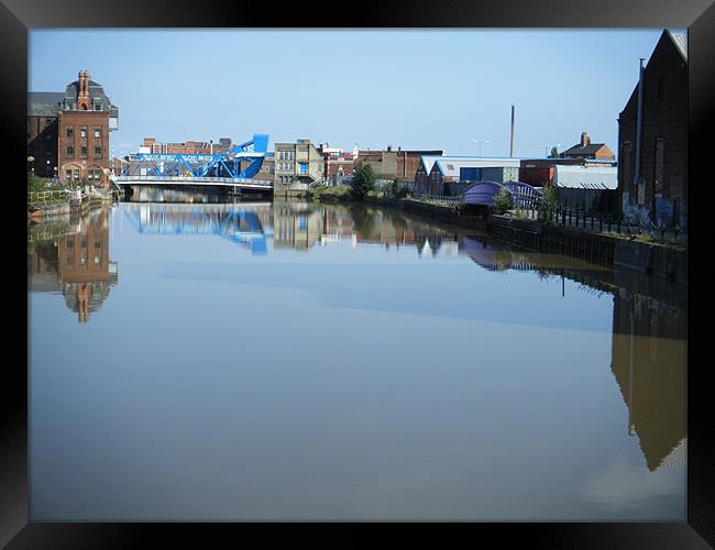 reflections of hull Framed Print by Martin Parkinson
