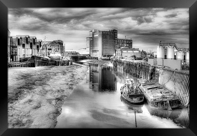 River Hull Dusk  2013 Framed Print by Martin Parkinson