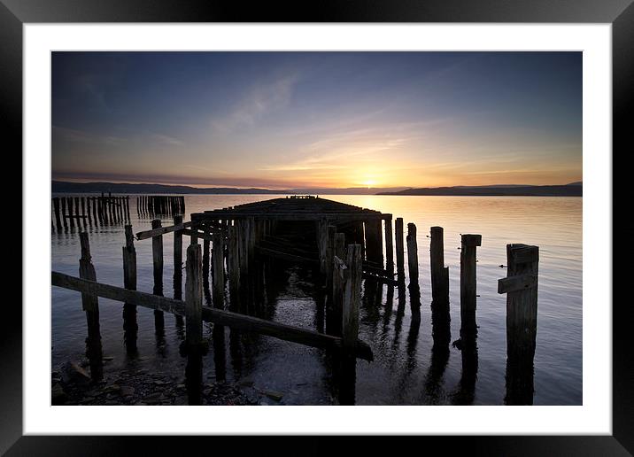 Craigendoran Pier sunset Framed Mounted Print by Stephen Taylor