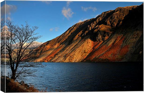 Wasdale screes Canvas Print by Robert Fielding