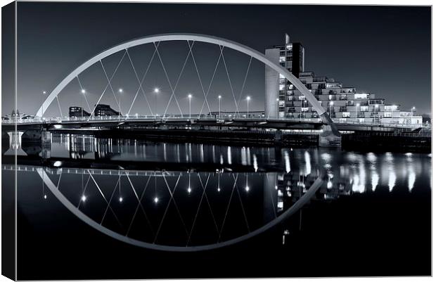 The Squinty Bridge at night Canvas Print by Stephen Taylor