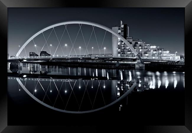 The Squinty Bridge at night Framed Print by Stephen Taylor