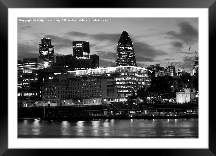 London at night Framed Mounted Print by Malgorzata Larys