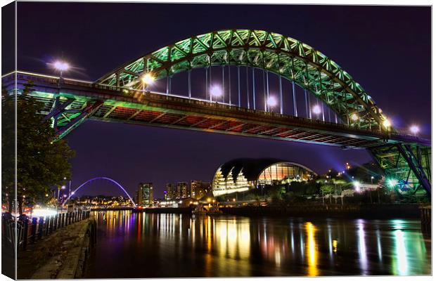 Newcastle Tyne Bridge at night Canvas Print by Kevin Tate