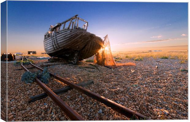 Dungeness Sunset Canvas Print by Ian Hufton