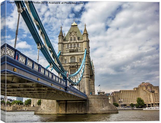 Tower bridge Canvas Print by Thanet Photos