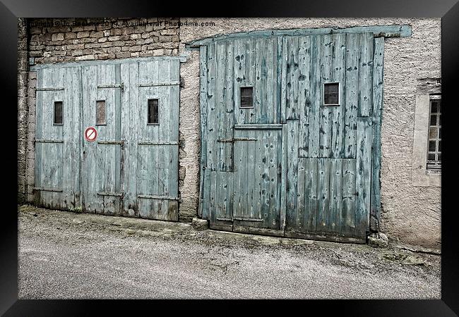 barn doors Framed Print by Jo Beerens