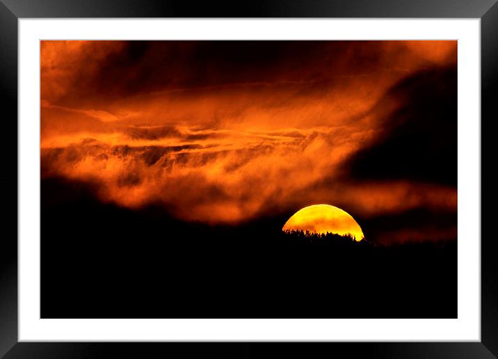  Setting Sun Framed Mounted Print by Macrae Images