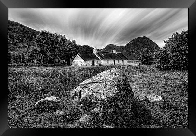 Majestic Blackrock Cottage and Glencoe Mountains Framed Print by Les McLuckie