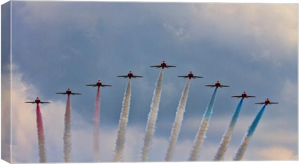 The Royal Air Force Red Arrows  Canvas Print by J Biggadike