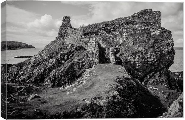 The wonderfully isolated Dunscaith Castle on Skye Canvas Print by Stephen Maher