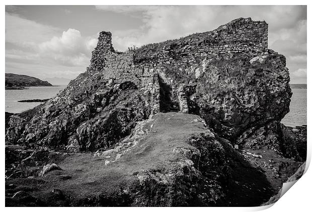 The wonderfully isolated Dunscaith Castle on Skye Print by Stephen Maher