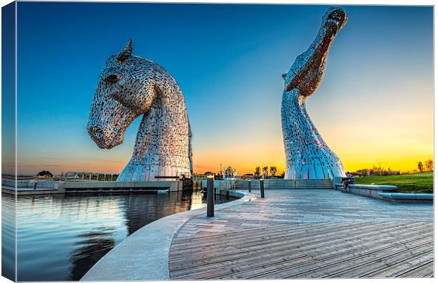  The Kelpies Canvas Print by Kevin Ainslie