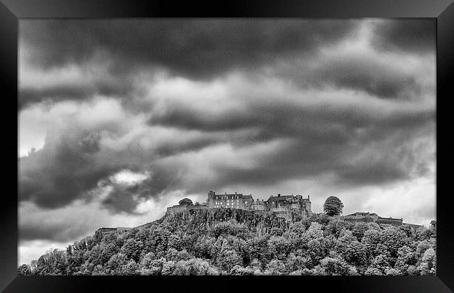  Stirling Castle Framed Print by Ian Young