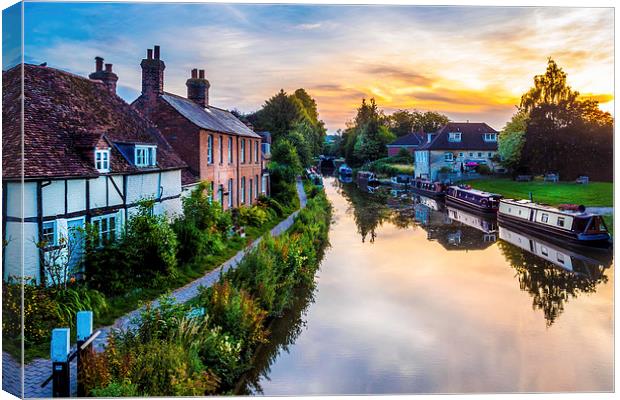 Kennet and Avon Canal Sunset, Hungerford, Berkshir Canvas Print by Mark Llewellyn