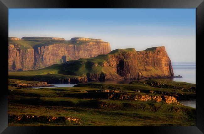 Cliffs and coastline at Eabost, Isle of Skye Framed Print by Linda More