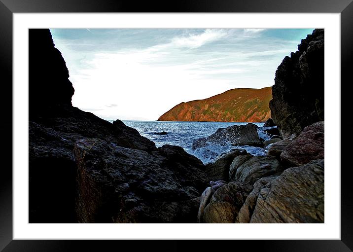 Through the Rocks  Framed Mounted Print by graham young