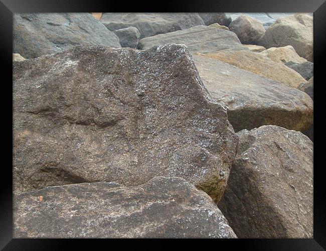 rocks of sidmouth Framed Print by nicola dingle