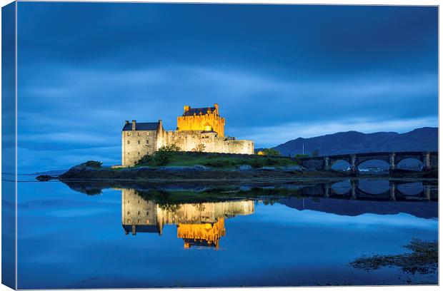  Eilean Donan Castle at twilight, Scotland Canvas Print by Daugirdas Racys