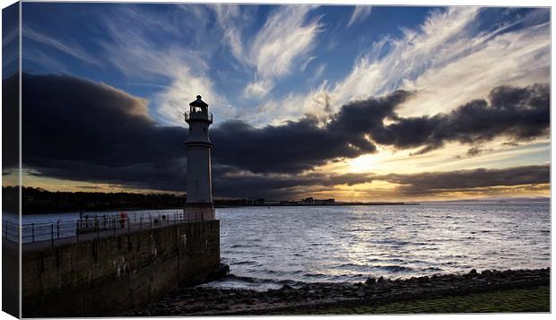  Newhaven Skies Canvas Print by Rod Hanchard-Goodwin