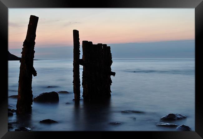 Groynes on Lynmouth Beach  Framed Print by graham young