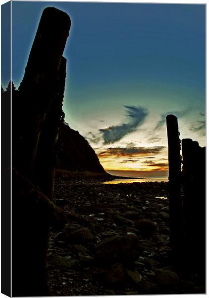 Sunset and Groynes  Canvas Print by graham young