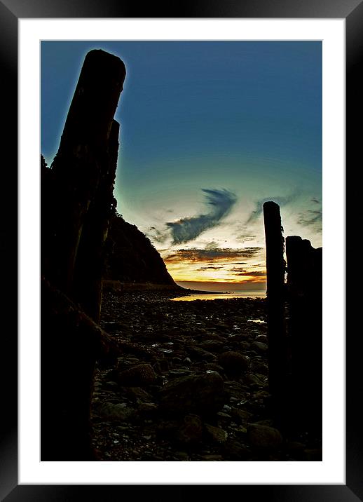 Sunset and Groynes  Framed Mounted Print by graham young
