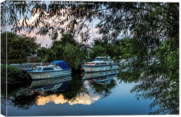  Grove ferry sunset Canvas Print by Thanet Photos