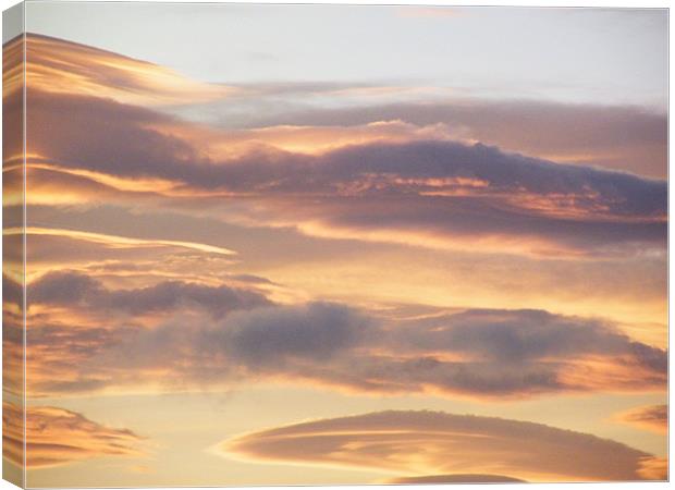 evening sky 2 Canvas Print by malcolm maclean