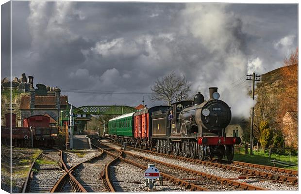  Running ahead of the storm Canvas Print by Ian Duffield