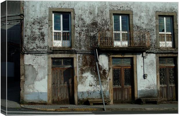  Derelict house in the way to Saint James Canvas Print by Jose Manuel Espigares Garc