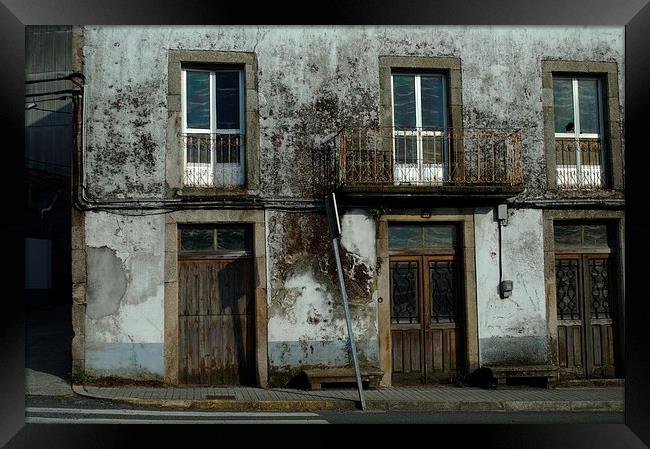  Derelict house in the way to Saint James Framed Print by Jose Manuel Espigares Garc