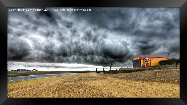 Menacing sky over the Lifeboat station at Wells ne Framed Print by Gary Pearson