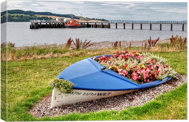 Life Boat on Broughty Ferry  Canvas Print by Valerie Paterson